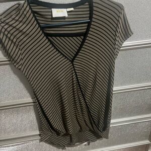 Anthropologie Green and Black Wrap Blouse Short Sleeve Maeve